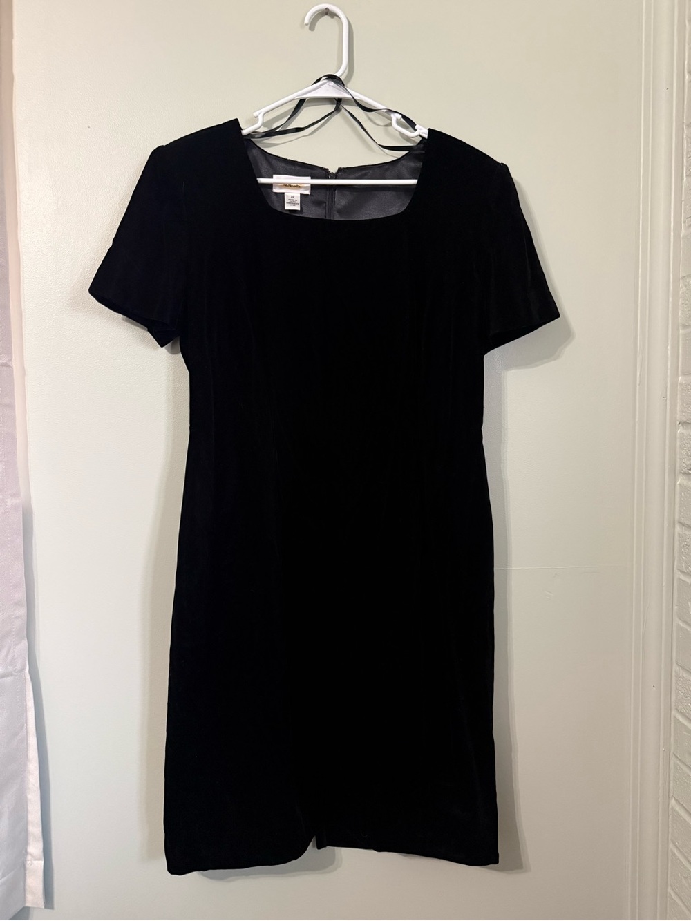 Vintage Talbots Black Velvet Square Neck Sheath Dress Size 10